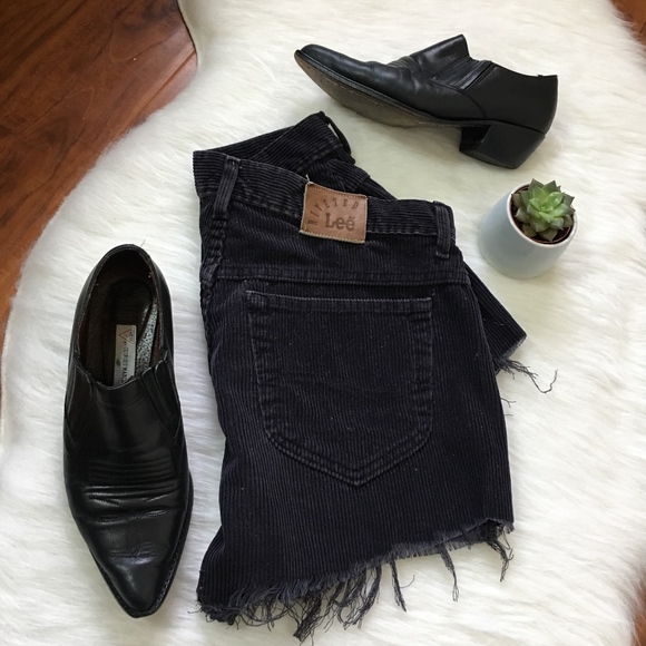 ⚡️LEE Vintage black corduroy high-waist shorts - Picture 3 of 4